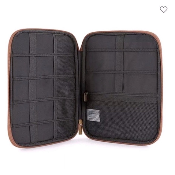 Frye and Co. vegan leather tech storage case 1 in vintage charcoal and cognac - Picture 2 of 7